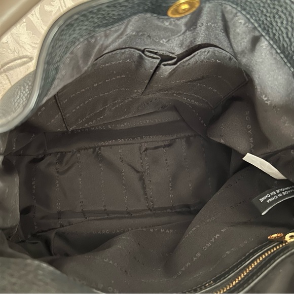 MARC BY MARC JACOBS TOO HOT TO HANDLE HOBO SHOULDER BAG - Picture 8 of 9